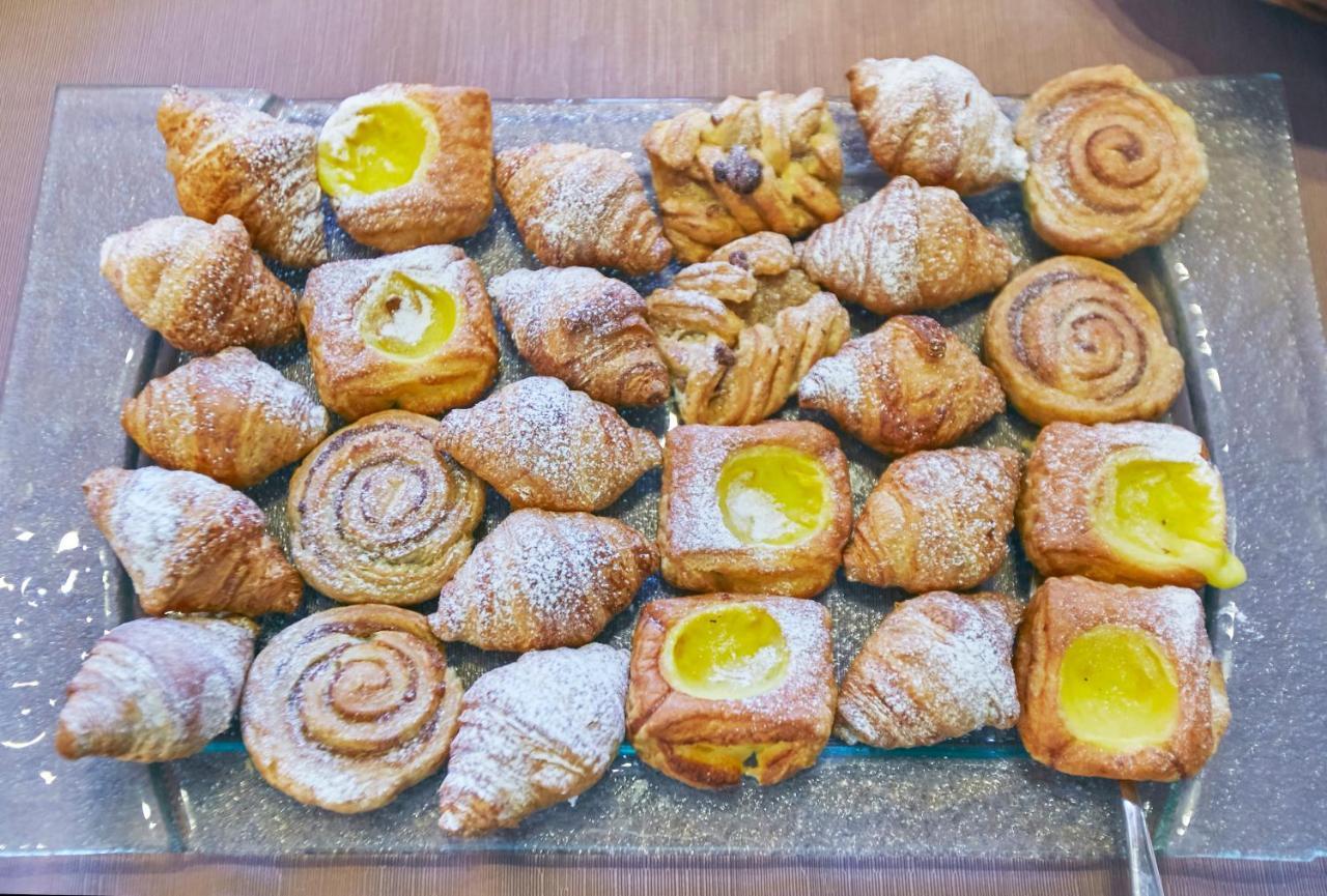 Domki Czarny Gron Rzyki Exteriör bild